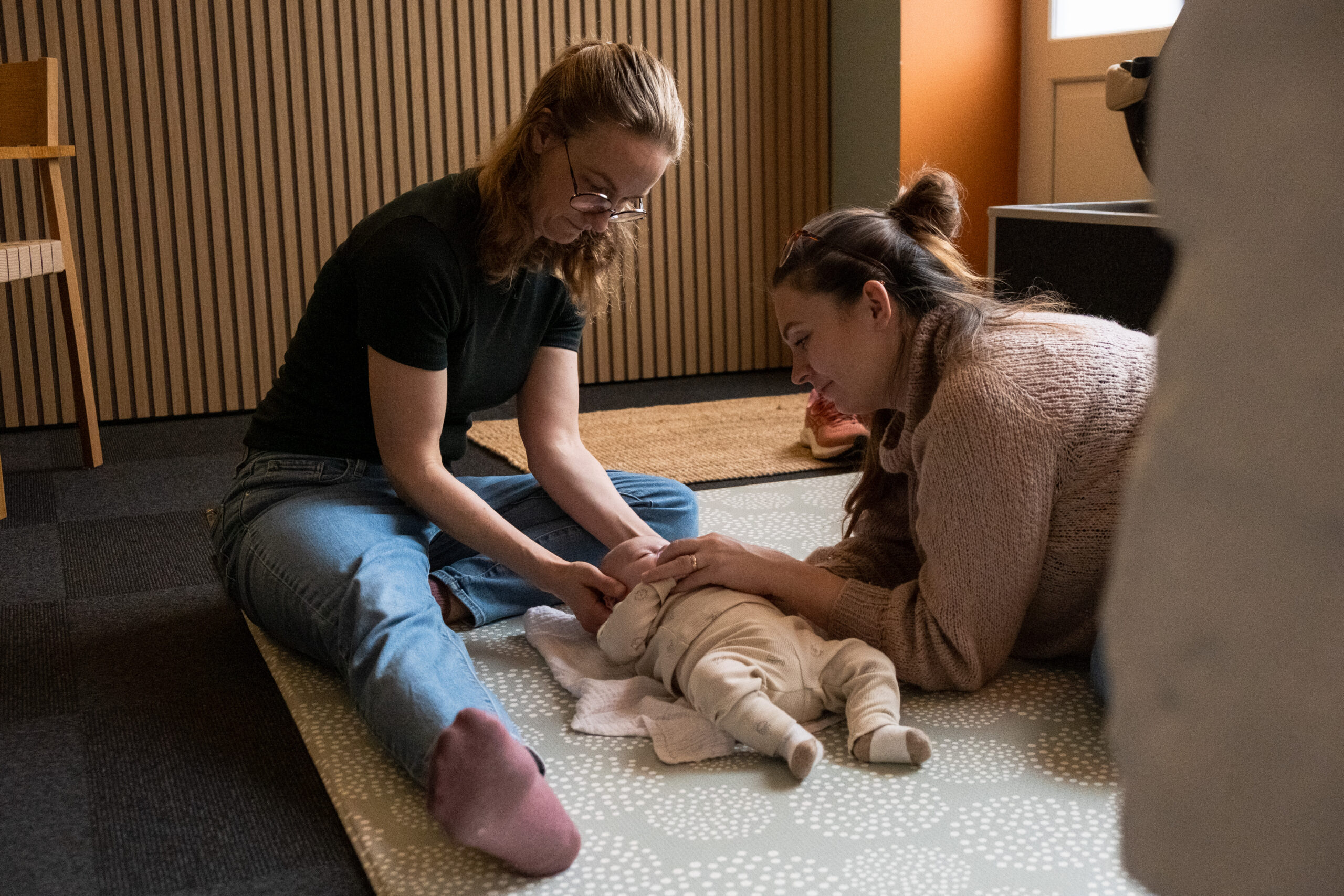 Fysioterapeut i Strib, der hjælper baby